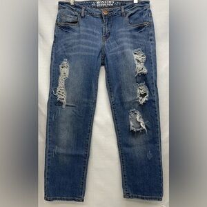 Mossimo Women's Cropped Jeans Medium Wash Distressed Size 13 EUC